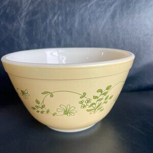 Vintage Pyrex Bowl #401